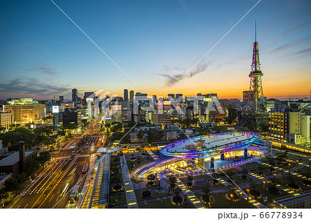 愛知県　名古屋都市風景　オアシス21　テレビ塔夕景 66778934