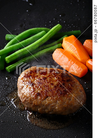 ハンバーグステーキ 66780087