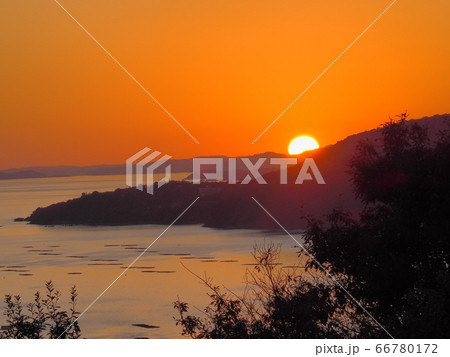 万葉岬から見る播磨灘の夕景 万葉岬から見る播磨灘の夕景 66780172