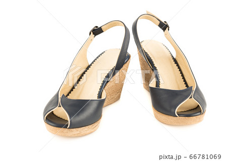 Pair of shoes 66781069
