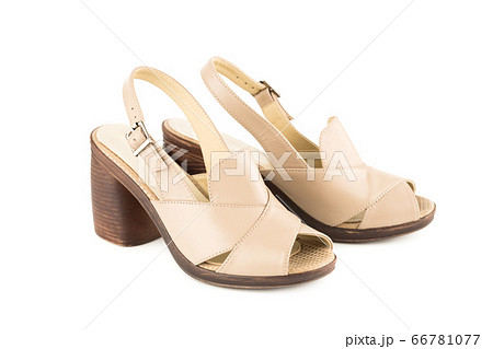 Pair of shoes 66781077