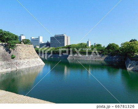 大阪城の石垣と南外堀 66781326