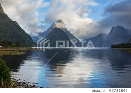 Milford sound 66781642