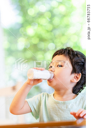 子供 ライフスタイル 男 66783755