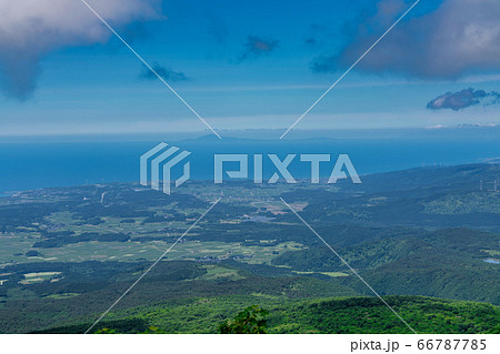 鳥海ブルーラインから見た日本海 秋田県側 秋田県にかほ市 鳥海ブルーラインから見た日本海 秋田県側 秋田県にかほ市 66787785
