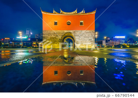 night view of cheng-en gate, the northern gate 66790544