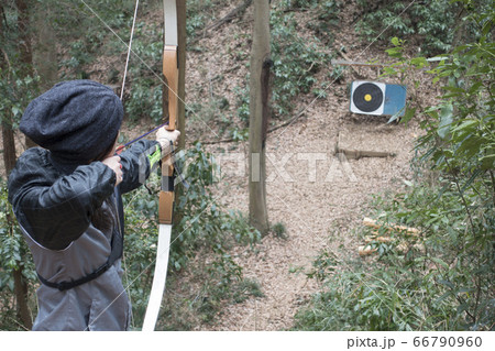 アーチェリー　archery (model is photographer himself) 66790960