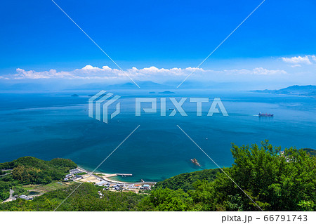 《愛媛県》瀬戸内海の大海原・亀老山展望公園の眺め 66791743