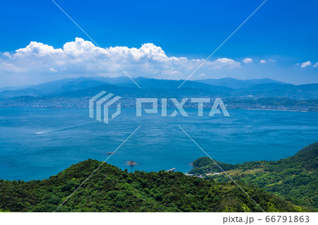 《愛媛県》瀬戸内海の大海原・亀老山展望公園の眺め 《愛媛県》瀬戸内海の大海原・亀老山展望公園の眺め 66791863