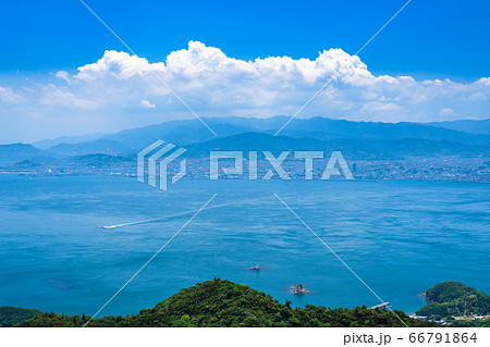 《愛媛県》瀬戸内海の大海原・亀老山展望公園の眺め 《愛媛県》瀬戸内海の大海原・亀老山展望公園の眺め 66791864