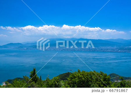 《愛媛県》瀬戸内海の大海原・亀老山展望公園の眺め 《愛媛県》瀬戸内海の大海原・亀老山展望公園の眺め 66791867