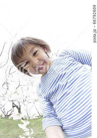 笑顔の男の子 笑顔の男の子 66792609