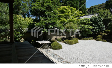 禅の世界観の方丈庭園・一休寺 66792716