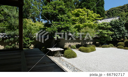 禅の世界観の方丈庭園・一休寺 66792717