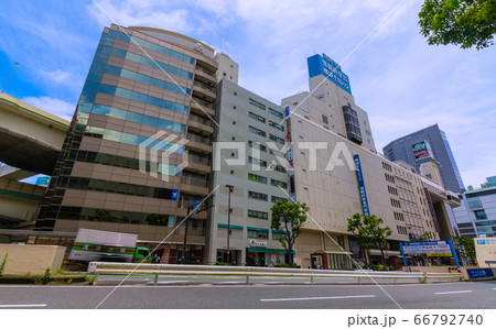 日本の横浜都市景観 横浜駅西口・生まれ変わった駅前方向を望む 日本の横浜都市景観 横浜駅西口・生まれ変わった駅前方向を望む 66792740