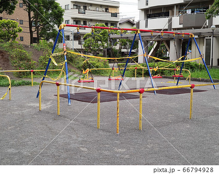 使用禁止された公園遊具 使用禁止された公園遊具 66794928