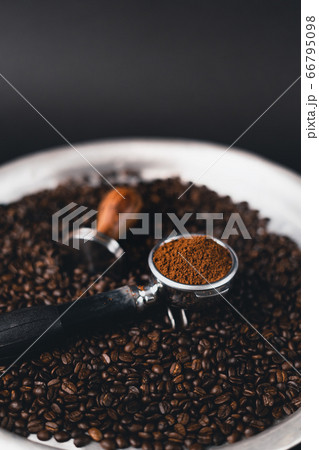 Roasted coffee and coffee in the coffee bean 66795098