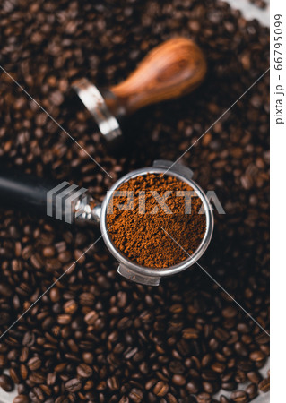 Roasted coffee and coffee in the coffee bean Roasted coffee and coffee in the coffee bean 66795099