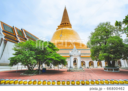 The tallest Stupa Phra Pathomchedi. 66800462