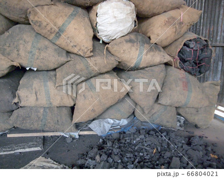 Charcoal for Sale in Bag Charcoal for Sale in Bag 66804021