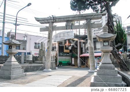 野里住吉神社から野里本町商店街 大阪のアーケード商店街 66807725