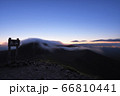 早朝の樽前山 66810441