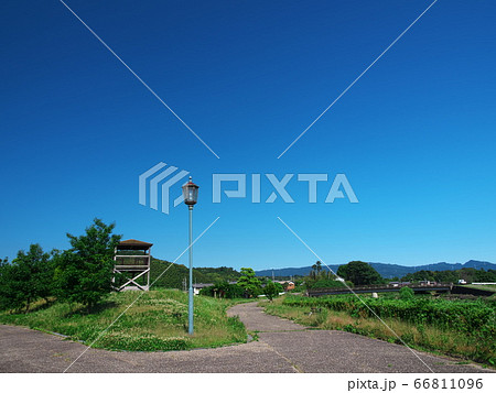 津市榊原川復旧記念公園 展望台と街灯 津市榊原川復旧記念公園 展望台と街灯 66811096