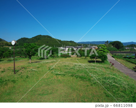 津市榊原川復旧記念公園　展望台より青山高原を望む 66811098