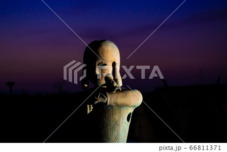 街中にある埴輪／今城塚古墳 66811371