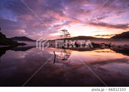 自然 反射 反影 66812103