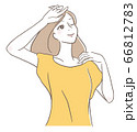 夏　日差しを浴びる女性 66812783
