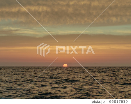 福井県 日本 夕日 サンセット SNS 広告 素材 旅行 夕景 旅 日本海 海 ビーチ 福井県 日本 夕日 サンセット SNS 広告 素材 旅行 夕景 旅 日本海 海 ビーチ 66817659