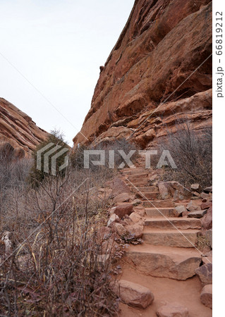 ハイキングトレイル レッドロックスパーク コロラド ハイキングトレイル レッドロックスパーク コロラド 66819212