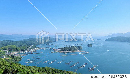 養殖いけす群　ぶり　カンパチ　鯛　食料高騰 　鷹巣　長島町　鹿児島県　正面は天草方面 66822028