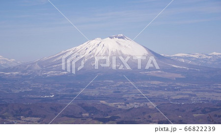 春の岩手山 岩手山東側全景 春の岩手山 岩手山東側全景 66822239