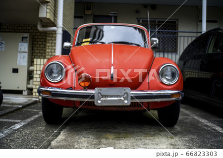 赤いフォルクスワーゲン 66823303