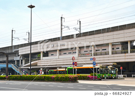 JR京浜東北線王子駅 駅舎と駅前 JR京浜東北線王子駅 駅舎と駅前 66824927