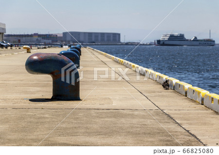 港の係船柱 港の係船柱 66825080
