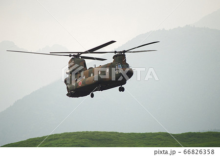 大型輸送ヘリ　CH-47　チヌーク 66826358