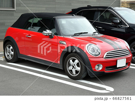 欧州車　自動車　車　赤 66827561