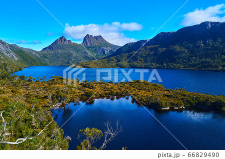 グレイシャーロック展望台から見たクレイドルマウンテンとダヴ湖の眺め グレイシャーロック展望台から見たクレイドルマウンテンとダヴ湖の眺め 66829490