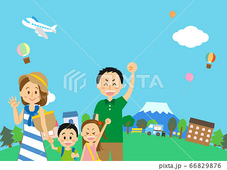 旅行中の4人家族 66829876