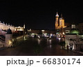 クラクフの広場の夜景 66830174