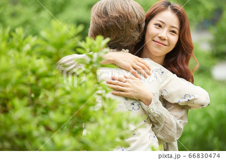 公園 ヒーリング ママ 66830474