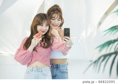 女性 女 女の子 66832095