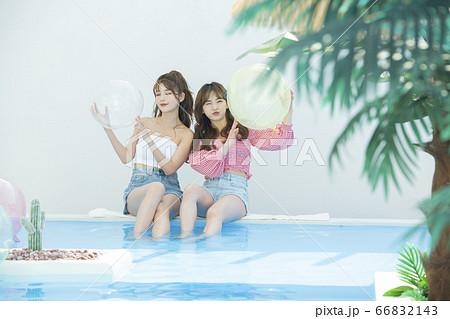 女性 女 女の子 66832143
