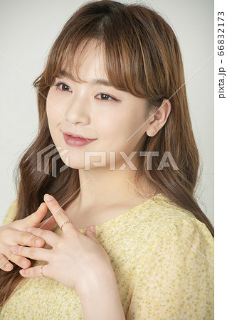 ビューティー ファッション 女性 66832173