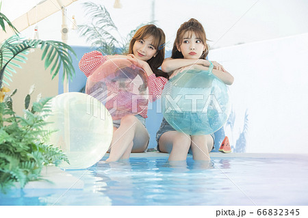 女性 女 女の子 66832345