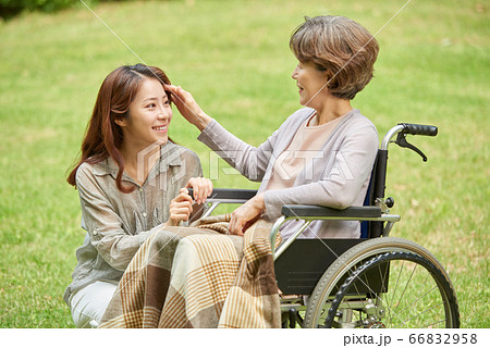 公園 ヒーリング ママ 66832958