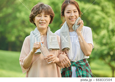 休憩 休み ママ 66833504